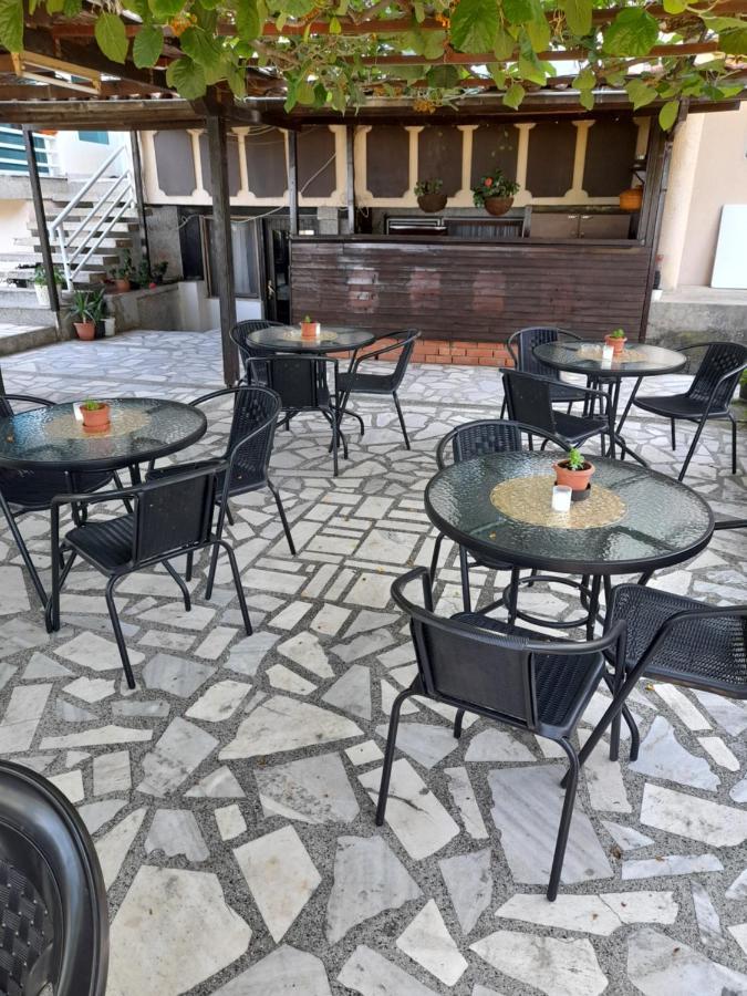 Bato Rooms Peštani Exteriér fotografie